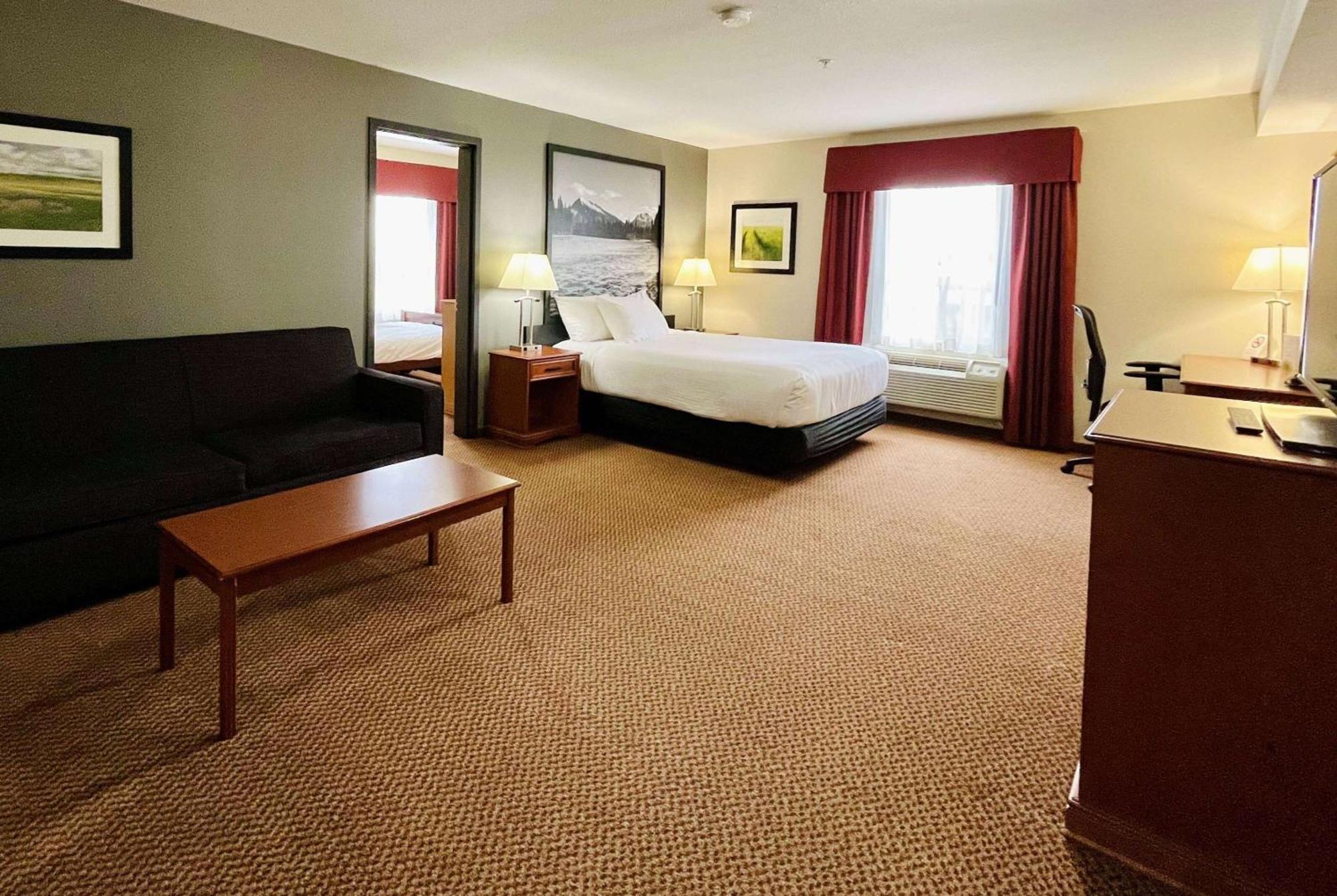 Super 8 By Wyndham Grande Prairie Hotel Exterior photo