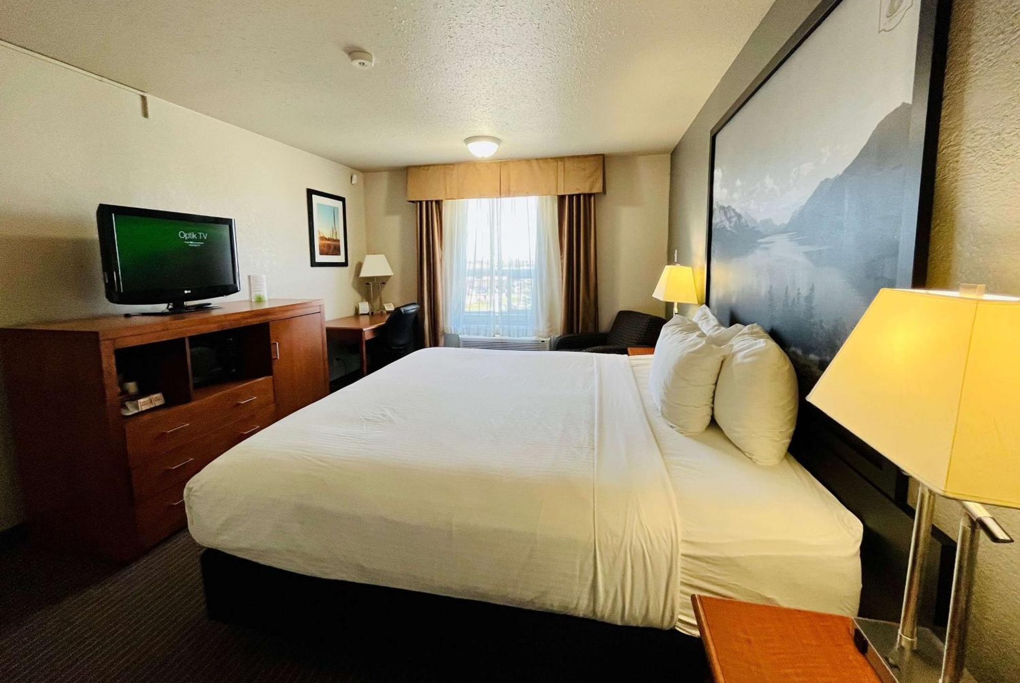 Super 8 By Wyndham Grande Prairie Hotel Exterior photo