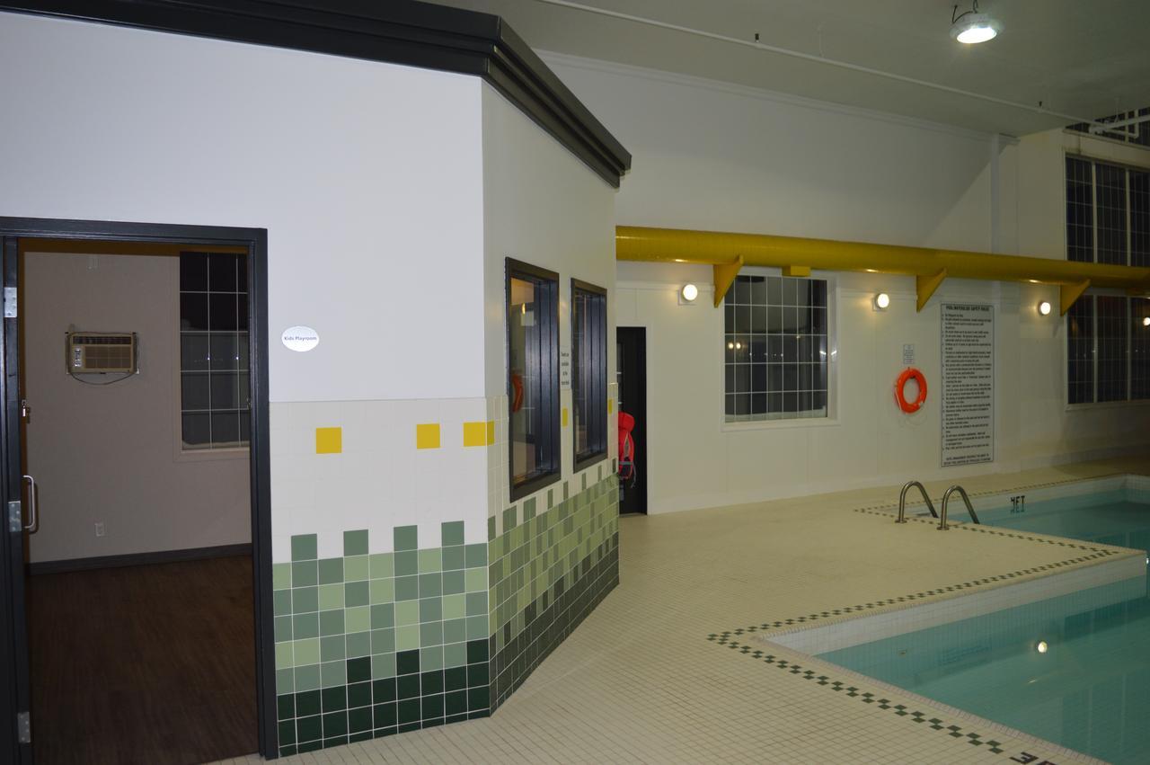 Super 8 By Wyndham Grande Prairie Hotel Exterior photo