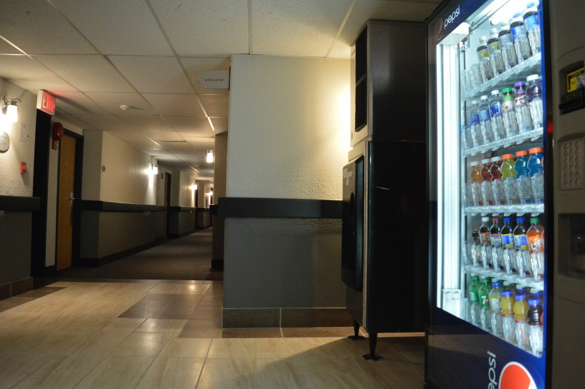 Super 8 By Wyndham Grande Prairie Hotel Exterior photo